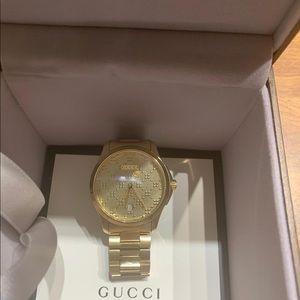 Gucci Accessories - Men’s gold watch Gucci Accessories - Men’s gold watch